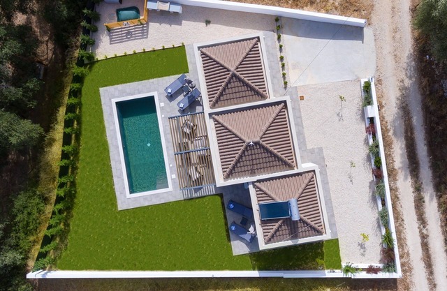 Stunning new contemporary villa, located in a quiet village - 1km from the beach