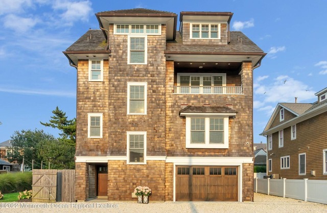 Stunning New Luxury Beach House in Mantoloking, NJ