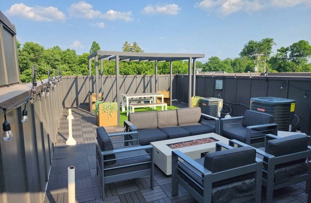 Stunning New Townhouse near Berry Hill, 8th Av & 12 South