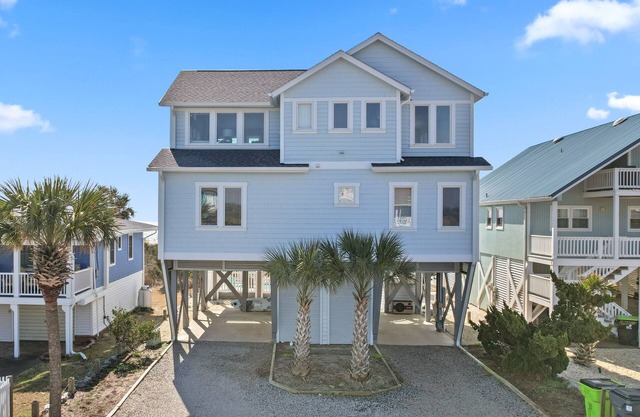Stunning Ocean Front Home W/Private Pool 4BR 4 1/2 Bath and Brand New Kitchen