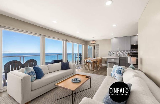 Stunning Ocean View Apartment - 3 bedrooms