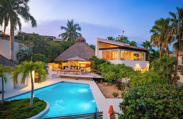 Stunning Open-Air Villa w/Private Pool and Partial Ocean Views