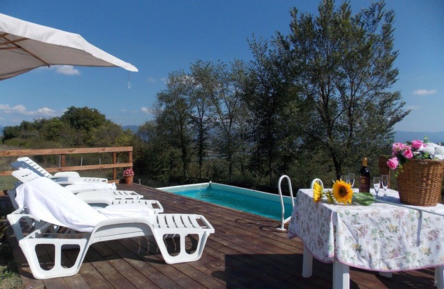Stunning private villa with WIFI, private pool, TV, patio, pets allowed, panoramic view and park.