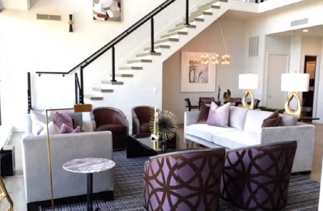 Stunning Penthouse Located in Historic Market Square 15-A