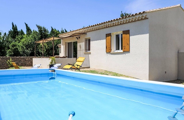 Stunning private villa for 4 guests with private pool, A/C, WIFI, TV, terrace and parking
