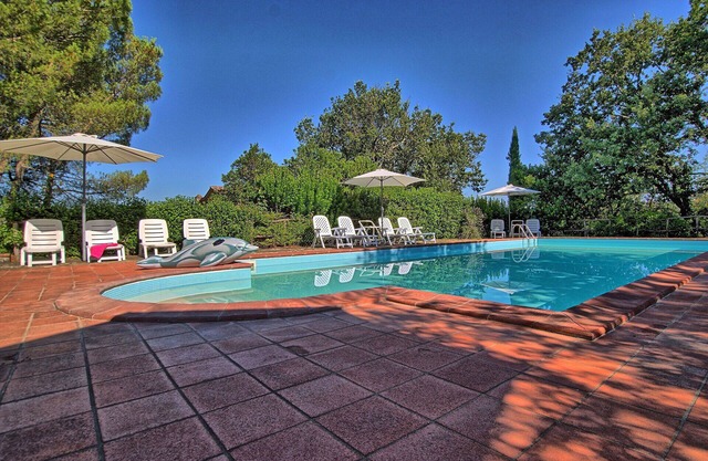 Stunning private villa for 17 guests with private pool, WIFI, TV, veranda and panoramic view