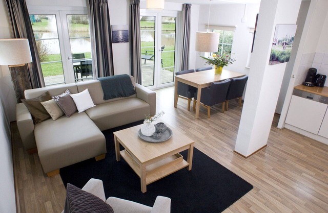 Stunning private villa for 4 guests with pool, WIFI, hot tub, TV, terrace and parking