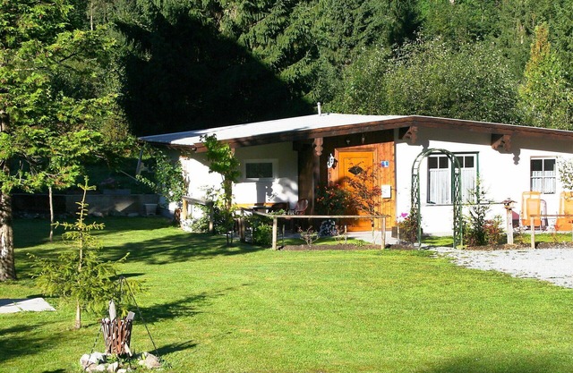 Stunning private villa for 4 guests with WIFI, TV, terrace and pets allowed