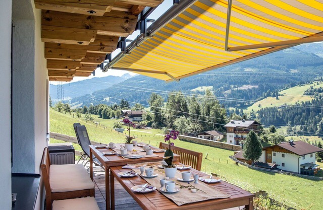 Stunning private villa for 8 people with WIFI, TV, terrace, pets allowed and parking