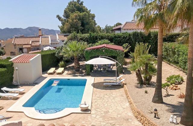 Stunning private villa for 8 people with A/C, WIFI, private pool, TV, terrace and parking
