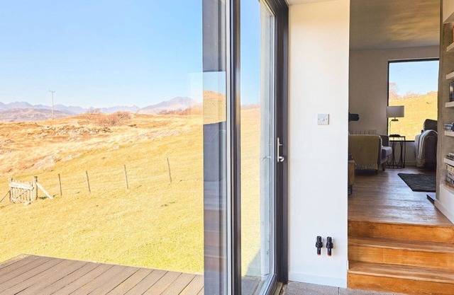 Stunning private villa for 8 people with TV, terrace, panoramic view and parking