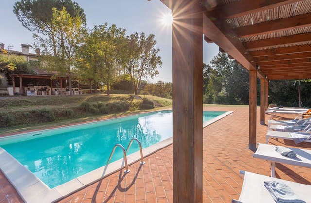 Stunning private villa for 8 guests with private pool, WIFI, TV, patio, panoramic view and parking