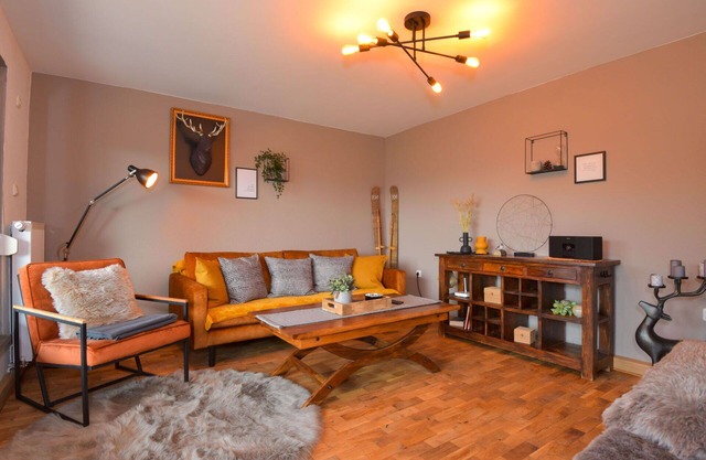 Stunning private villa for 4 guests with WIFI, TV, terrace, pets allowed and parking