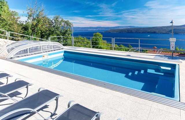 Stunning private villa for 10 people with A/C, WIFI, private pool, TV and terrace