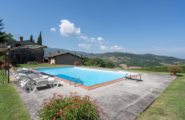 Stunning private villa with private pool, A/C, hot tub, WIFI, TV, patio and panoramic view