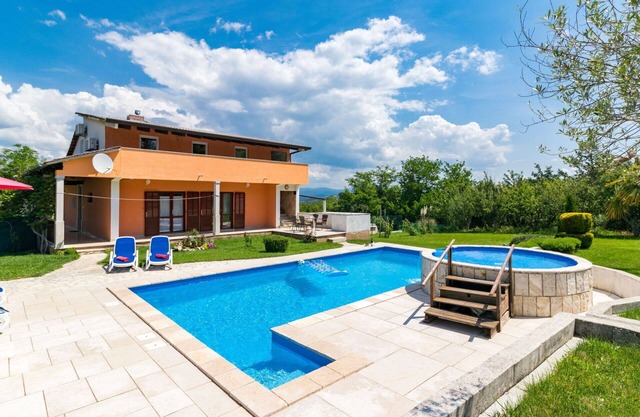 Stunning private villa with A/C, WIFI, private pool, TV, terrace, pets allowed and parking