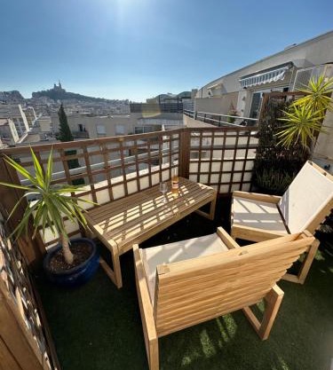 Stunning rooftop, near Cours Julien