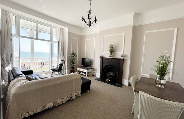 Stunning Sea Front Apartment