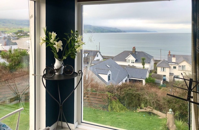 Stunning Seaview Cottage, With 3 Bedrooms