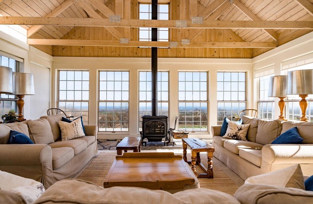 Stunning Secluded Family Cottage With Hiking Trail Access on Property