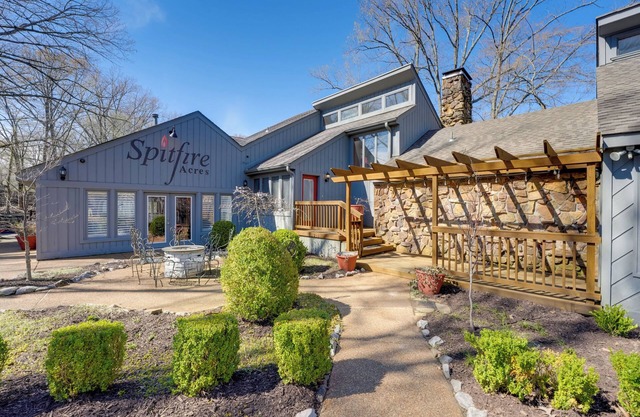 Stunning Southaven Estate: Pool & Spacious Deck!