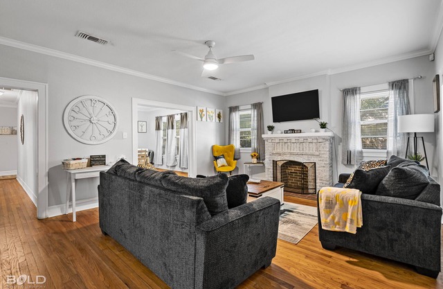 Stunning, southern charm home w/king bed
