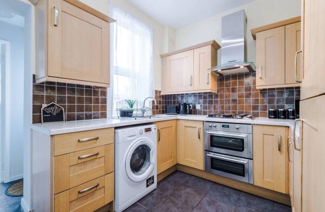 Stunning Spacious 2BR Flat in East Ardsley