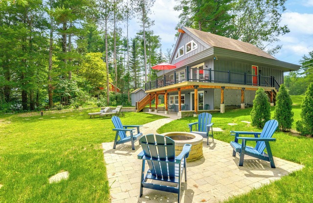 Stunning Sterling Sanctuary: Unwind on the Water!