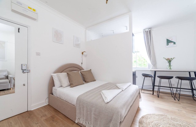 Stunning studio flat in Finsbury Park w/parking
