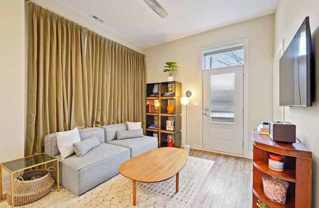 Stunning Suite 3 @ Hotel Nemo Downtown