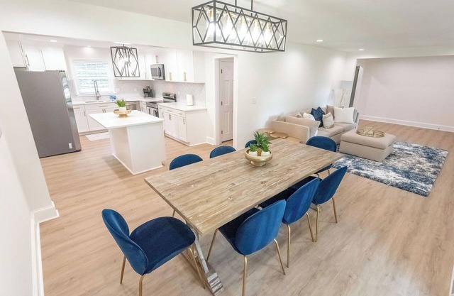 Stunning Updated 3BR 2BA Mint Hill retreat near all that Charlotte has to offer!