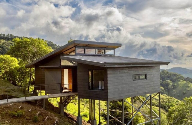 Stunning view house in Monteverde and reforestation project.