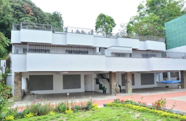 Stunning View & Modern Amenities-H2