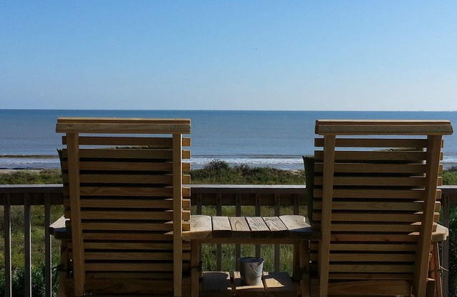 Stunning View! Beachfront! Gourment Kitchen Pets OK-Pelican Bay