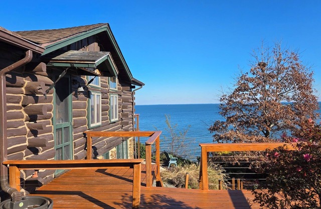 Stunning Views from Waterfront Log Cabin With Fireplace On The Chesapeake Bay