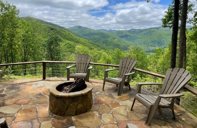 STUNNING VIEWS! LUXURY MT VISTA LODGE CLOSE TO DOWNTOWN & HIGHLANDS