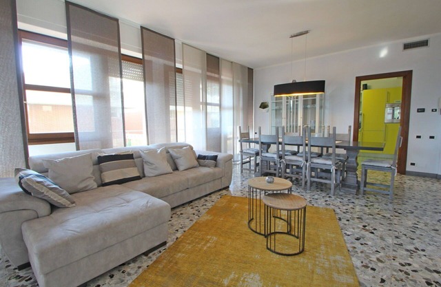 Stunning villa for 6 people with WIFI, TV, terrace and panoramic view, close to Forte Dei Marmi