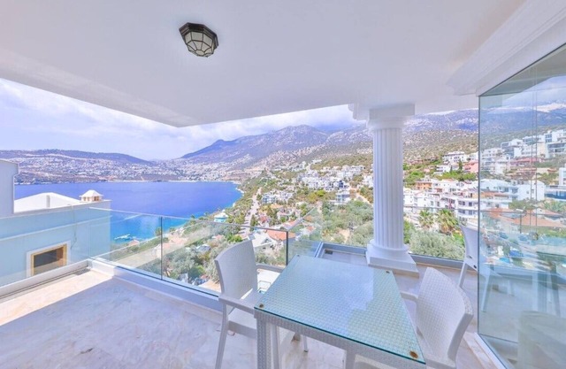 Stunning Villa for 10, Gym, Sauna, Great Sea Views