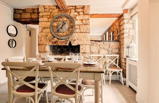 Stunning villa for 4 guests with WIFI and pets allowed