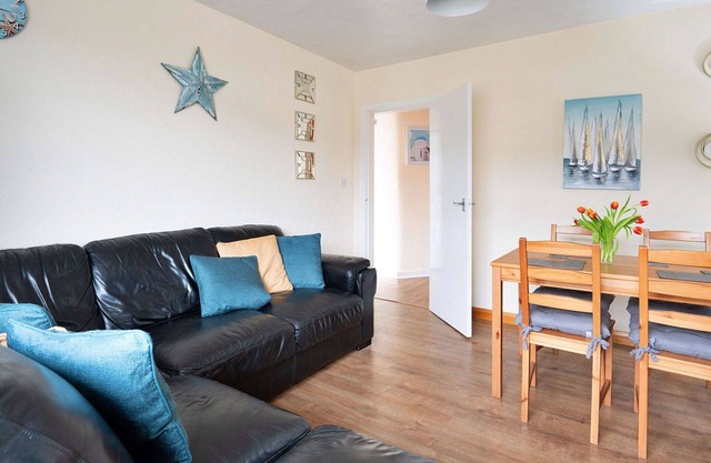 Stunning villa for 4 guests with WIFI, pets allowed and parking