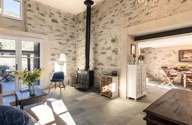 Stunning villa for 5 guests with A/C, WIFI, terrace, pets allowed and parking