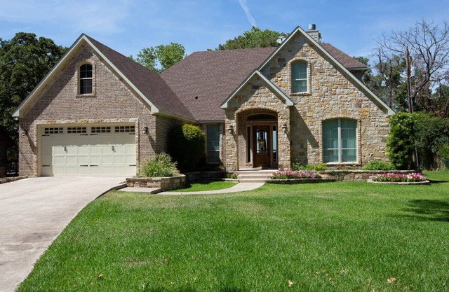 STUNNING Waterfront Retreat on Eagle Mountain Lake
