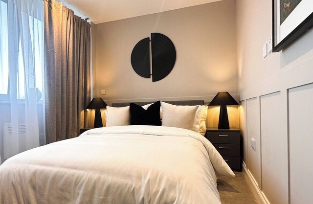 Stylish 1BD Flat, Calm, Light-Filled and Central