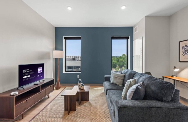 Stylish 1BDR | Cleveland Clinic | Free Garage