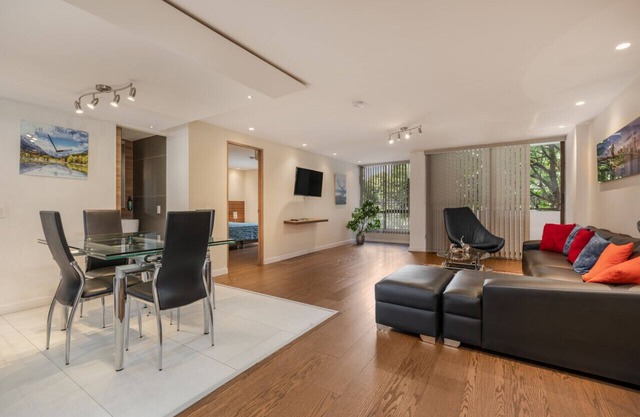 Stylish 1BR apt in provenza with fast Wi-Fi