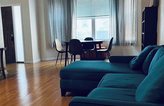 Stylish 1BR in Bronzeville Near Downtown Cozy Stay w/Free Wifi