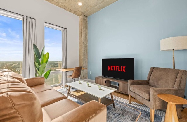 Stylish 1BR in Heart of Channelside