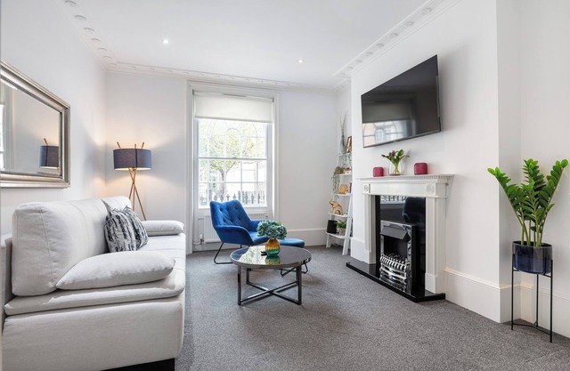 Stylish 2 Bed APT w/Garden by St Pancras International