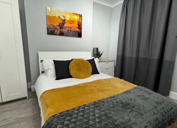 Stylish 2-Bed Garden Flat, 5 Mins to Brixton