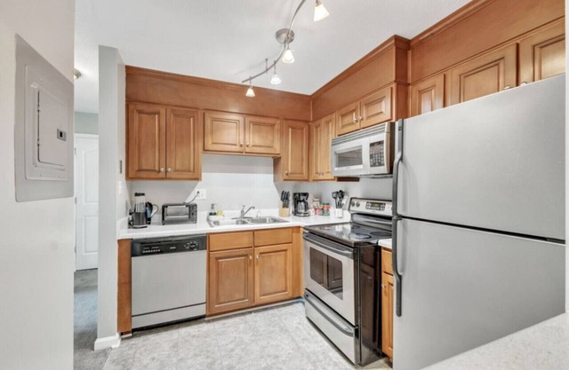 Stylish 2 Bed Suite—in Crabtree Valley Raleigh!